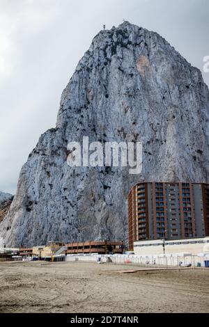 Gibraltar, Royaume-Uni, 2 octobre 2018 : le Rocher de Gibraltar. Gibraltar est un territoire britannique d'outre-mer situé à la pointe sud de l'Espagne. Banque D'Images