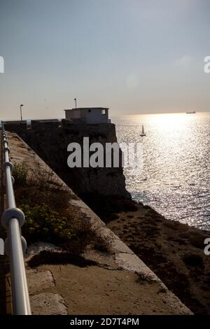 Gibraltar, Royaume-Uni, 2 octobre 2018 :- murs défensifs à la pointe sud de Gibraltar. Europa point, Gibraltar. Gibraltar est un Britannique d'outre-mer Banque D'Images