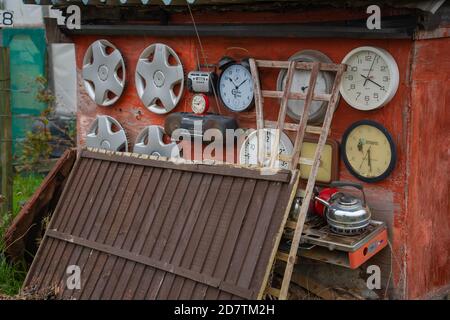 Prendre sur une parcelle de légume d'allotement, tas de compost, choux patch, planification de la mise en page, objectifs biologiques, plantes que vous cultivez, récolte, jardinage biologique. Banque D'Images