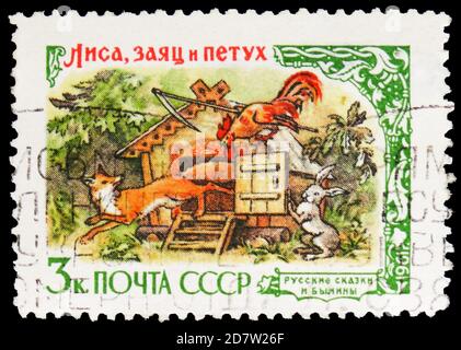 MOSCOU, RUSSIE - 9 OCTOBRE 2020: Timbre-poste imprimé en Union soviétique montre 'Fox, Rabbit and Rooster', série russe Fée Tales and Folk Tales, cir Banque D'Images