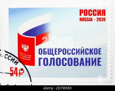 MOSCOU, RUSSIE - 9 OCTOBRE 2020 : le timbre-poste imprimé en Russie montre un référendum sur les amendements constitutionnels 2020, vers 2020 Banque D'Images