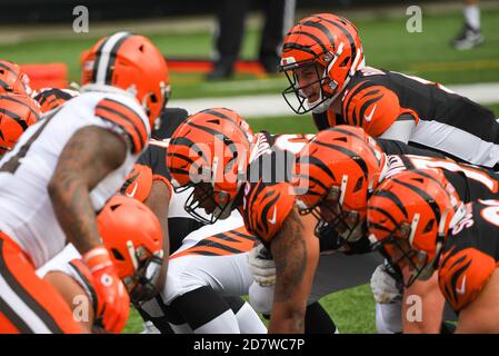 Cincinnati, Ohio, États-Unis. 25 octobre 2020. Joe Burrow #9 des Bengals de Cincinnati lors du match de football de la NFL entre les Browns de Cleveland et les Bengals de Cincinnati au stade Paul Brown le 25 octobre 2020 à Cincinnati, Ohio. Adam Lacy/CSM/Alamy Live News Banque D'Images