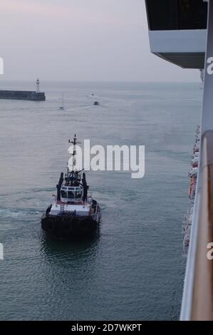 TUG, DHB Dauntless, IMO 9190456, Dover Harbour, Kent, Angleterre, Royaume-Uni Banque D'Images