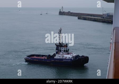 TUG, DHB Dauntless, IMO 9190456, Dover Harbour, Kent, Angleterre, Royaume-Uni Banque D'Images