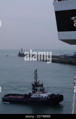 TUG, DHB Dauntless, IMO 9190456, Dover Harbour, Kent, Angleterre, Royaume-Uni Banque D'Images