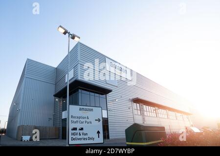 LONDRES, Royaume-Uni- 22 MARS 2020 Amazon warehouse Reception Logistics Center au Royaume-Uni Banque D'Images