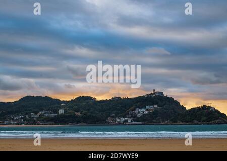 Vue sur la plage de la Contxa à San Sebastian, en Espagne Banque D'Images