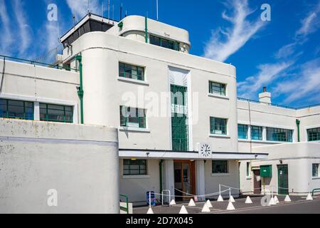 L'aéroport de Brighton City (EGKA), également connu sous le nom de Shoreham Airport, est situé dans le West Sussex, en Angleterre. Premier aéroport d'Angleterre. Banque D'Images