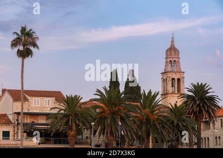 Église Saint-Joseph dans la ville de Vela Luka sur l'île de Korcula, Dalmatie, Croatie Banque D'Images