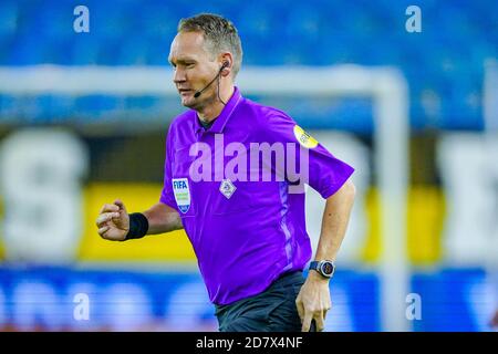 ARNHEM, PAYS-BAS - OCTOBRE 25 : arbitre adjoint Erwin Zeinsra lors du match hollandais entre vitesse et PSV au stade Gelredome le 25 octobre 2020 à Arnhem, pays-Bas (photo de Jeroen Meuwsen/Orange Pictures) Banque D'Images