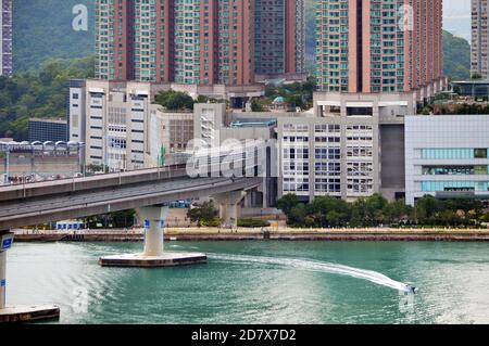 Extérieur de la gare de Tsing Yi, un arrêt de transit rapide MTR à Hong Kong. Banque D'Images