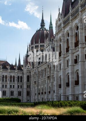 BUDAPEST, HONGRIE - 16 JUILLET 2019 : vue sur le Parlement hongrois Banque D'Images