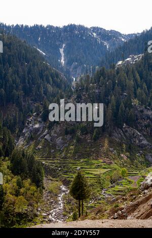 Photos de paysages de montagnes et de vallées de Chitral Khyber Pakhtunkhwa , Pakistan Banque D'Images