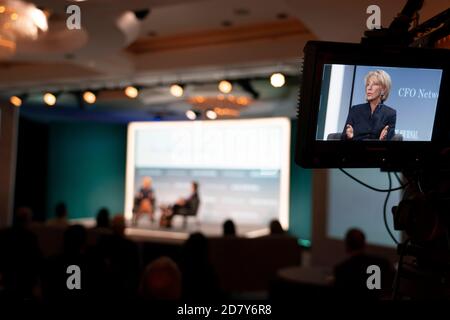 Betsy DeVos, secrétaire à l'éducation, s'exprime lors de la conférence CFO Network du Wall Street Journal à Washington, D.C., aux États-Unis, le mardi 11 juin 2019. Les panélistes discuteront de la façon dont les règles régissant l'information financière et le comportement des entreprises changeront et exploreront le paysage des fusions et acquisitions et l'activisme des entreprises. Crédit : Alex Edelman/l'accès photo Banque D'Images