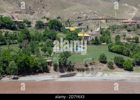 Photos de paysages de montagnes et de vallées de Chitral Khyber Pakhtunkhwa , Pakistan Banque D'Images