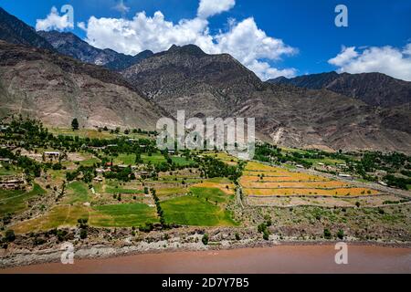 Photos de paysages de montagnes et de vallées de Chitral Khyber Pakhtunkhwa , Pakistan Banque D'Images