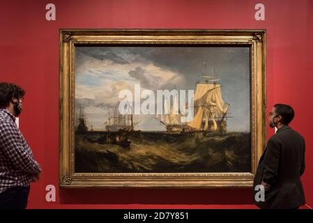 Londres, Royaume-Uni. 26 octobre 2020. 'Spithead: Deux navires danois capturés entrant dans le port de Portsmouth', 1807-09, par JMW Turner. Aperçu de « Turner’s Modern World », une nouvelle exposition phare de plus de 150 œuvres de JMW Turner à Tate Britain, du 28 octobre au 7 mars 2021. Credit: Stephen Chung / Alamy Live News Banque D'Images