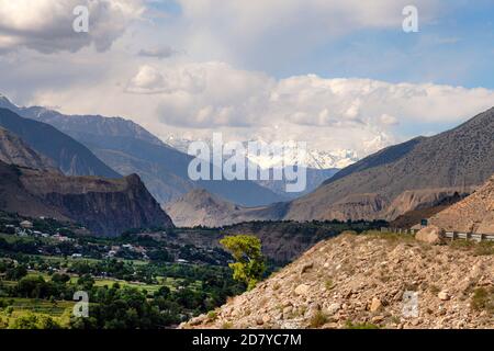 Photos de paysages de montagnes et de vallées de Chitral Khyber Pakhtunkhwa , Pakistan Banque D'Images