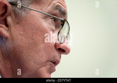 Le président du Conseil de la Réserve fédérale, Jerome Powell, témoigne devant le Comité des services financiers de la Chambre à Capitol Hill, à Washington, D.C., le mercredi 10 juillet 2019. Les législateurs ont interrogé Powell sur une variété de sujets liés à la politique monétaire des États-Unis et à l'état de l'économie américaine. Crédit : Alex Edelman/l'accès photo Banque D'Images