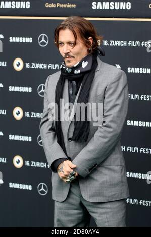 Johnny Depp assiste à la première « Crock of Gold: Quelques tours avec Shane McGowan » lors du 16e Festival du film de Zurich à Kino Corso le 02 octobre 2020 à Zurich, en Suisse. Banque D'Images