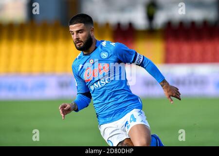 Lorenzo Insigne de SSC Napoli pendant la série UN match entre Benevento et Napoli au Stadio Ciro Vigorito, Benevento, Italie, le 25 octobre 2020. Photo de Giuseppe Maffia. Banque D'Images