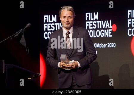 Mads Mikkelsen participant au Festival du film Cologne Awards 2020 au 30ème Festival du film Cologne 2020 au Palladium le 8 octobre 2020 à Cologne, Allemagne Banque D'Images