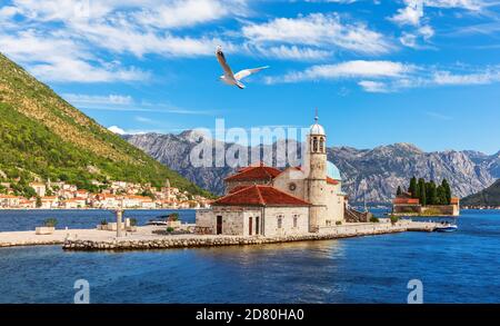 Église notre Dame des rochers et île de Saint George, Baie de Kotor près de Perast, Monténégro Banque D'Images