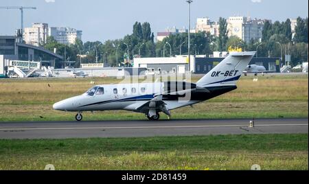 Kiev, Ukraine - 4 septembre 2020 : le Cessna 525 CitationJet M2 débarque à l'aéroport Banque D'Images