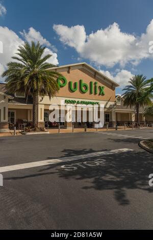 Dans les villages de devanture de Publix, Floride USA Banque D'Images