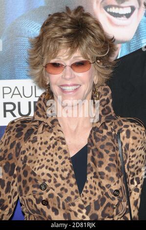 Jane Fonda arrive première de Comment savez-vous au Mann Village Theatre de Westwood, CA, 12-13-2010 Banque D'Images