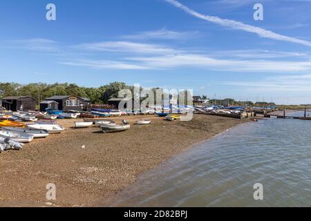 Vue sur Orford Quay, Orford, Woodbridge, Suffolk, Royaume-Uni. Banque D'Images