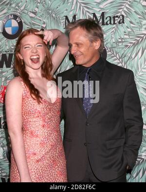 LOS ANGELES - 24 FÉVRIER : Annalise Basso, Viggo Mortensen à la 10e soirée de cocktail annuelle des femmes en film pré-Oscar à la Nightingale Plaza le 24 février 2017 à Los Angeles, CA Banque D'Images