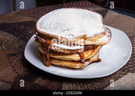 crêpes sur la table Banque D'Images