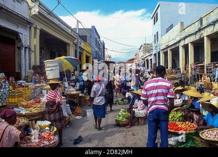 Marché de rue à Port-au-Prince, Haïti Banque D'Images