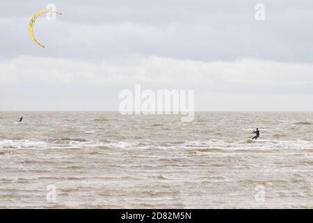 Kite surf sur Martello Beach, Clacton-on-Sea, Essex, Royaume-Uni Banque D'Images