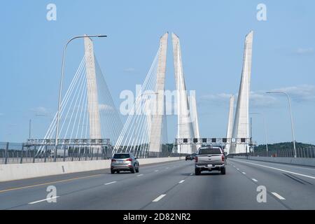 Tarrytown, NY - 16 septembre 2020 : en direction de l'est sur le pont Governor Mario M. Cuomo. Banque D'Images