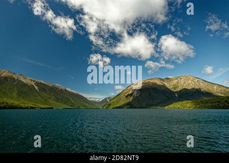 Nelson Lakes National Park situé dans l'île du Sud de la Nouvelle-Zélande, à deux lacs Rotoiti et Rotoroa, vallées travers, Sabine, d'Urville et mounta Banque D'Images