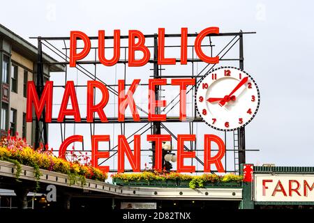 Le marché de Pike place est le plus ancien marché agricole de la côte ouest. Et chaque année, plus de 10 millions de personnes visitent le marché. Seattle-Washington, États-Unis Banque D'Images