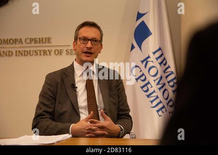 Belgrade, Serbie. 22 octobre 2020. Mihailo Vessovic, directeur de la Division des analyses stratégiques, des services et de l'internationalisation de la Chambre serbe de commerce et d'industrie (PKS), est interviewé par Xinhua à Belgrade (Serbie) le 22 octobre 2020. Malgré les défis posés par la pandémie COVID-19, la Serbie attend avec impatience de présenter ses produits à la prochaine China International Import Expo (CIIE) à Shanghai dans le but d'étendre ses exportations, a déclaré Mihailo Vessovic à Xinhua dans une récente interview. Credit: Shi Zhongyu/Xinhua/Alay Live News Banque D'Images