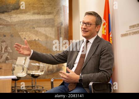 Belgrade, Serbie. 22 octobre 2020. Mihailo Vessovic, directeur de la Division des analyses stratégiques, des services et de l'internationalisation de la Chambre serbe de commerce et d'industrie (PKS), est interviewé par Xinhua à Belgrade (Serbie) le 22 octobre 2020. Malgré les défis posés par la pandémie COVID-19, la Serbie attend avec impatience de présenter ses produits à la prochaine China International Import Expo (CIIE) à Shanghai dans le but d'étendre ses exportations, a déclaré Mihailo Vessovic à Xinhua dans une récente interview. Credit: Shi Zhongyu/Xinhua/Alay Live News Banque D'Images