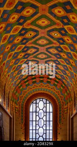 Plafond voûté en tonneau et fenêtre à l'intérieur du bâtiment art déco Guardian à Detroit, Michigan Banque D'Images