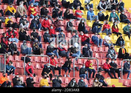 Benevento, Italie. 25 octobre 2020. Action au cours du match de football entre BENEVENTO CALCIO et SSC NAPOLI au Stadio Comunale CIRO VIGORITO à Benevento.final résultat BENEVENTO CALCIO vs.SSC NAPOLI 1-2.in photo GV du soutien de BENEVENTO CALCIO (photo de Salvatore Esposito/Pacific Press) crédit: Pacific Press Media production Corp./Alay Live News Banque D'Images