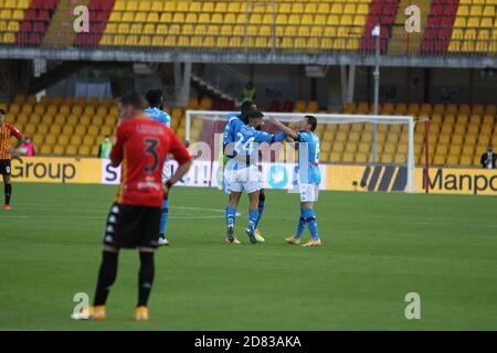 Benevento, Italie. 25 octobre 2020. Action au cours du match de football entre BENEVENTO CALCIO et SSC NAPOLI au Stadio Comunale CIRO VIGORITO à Benevento.final résultat BENEVENTO CALCIO vs.SSC NAPOLI 1-2.in Picture team of SSC NAPOLI Celebrate score (photo de Salvatore Esposito/Pacific Press) Credit: Pacific Press Media production Corp./Alay Live News Banque D'Images