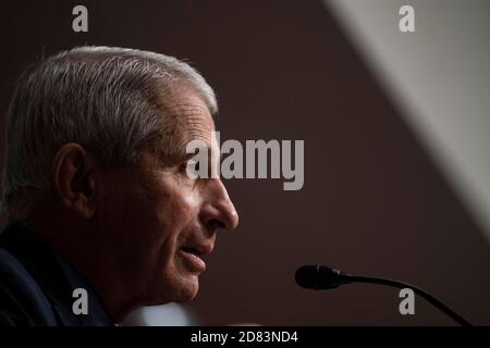 Anthony Fauci, MD, directeur, Institut national des allergies et des maladies infectieuses, Instituts nationaux de la santé; Témoigne lors d'une audience du Comité sénatorial américain de la santé, de l'éducation, du travail et des pensions pour examiner la COVID-19, en mettant l'accent sur une mise à jour de la réponse fédérale au Capitole des États-Unis le 23 septembre 2020 à Washington, D.C., crédit: Alex Edelman/The photo Access Banque D'Images