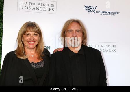 LOS ANGELES - APR 22: Gloria Butler, Geezer Butler au Gala de la Humane Society 2017 aux studios Parmount le 22 avril 2017 à Los Angeles, CA Banque D'Images