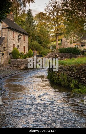 Royaume-Uni, Angleterre, Staffordshire, Moorlands, Butterton, Pothooks Lane, Hoo Brook traversant ford Banque D'Images