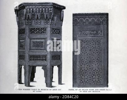 Table en bois sculpté du Musée d'Art arabe, le Caire gravure en bois du livre "la Palestine pittoresque, le Sinaï et l'Egypte : la vie sociale en Egypte; une description du pays et de son peuple" avec des illustrations sur l'acier et le bois de Wilson, Charles William, Sir, 1836-1905; Lane-Poole, Stanley, 1854-1931. Publié par J.S. Virtue à Londres en 1884 Banque D'Images