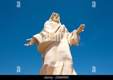 Calama, région d'Antofagasta, Chili - UNE statue de Jésus-Christ, un monument emblématique dans la ville minière de Calama, dans le nord du Chili Banque D'Images