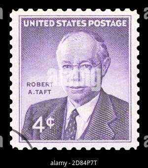 ÉTATS-UNIS D'AMÉRIQUE - VERS 1960 : un timbre imprimé aux États-Unis d'Amérique montre Robert A. Taft, sénateur américain de l'Ohio 1939 - 1953, vers Banque D'Images