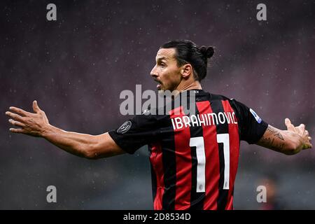 Milan, Italie - 26 octobre 2020: Zlatan Ibrahimovic de l'AC Milan réagit pendant la série UN match de football entre l'AC Milan et AS Roma. Le match s'est terminé par 3-3 ficelage. Credit: Nicolò Campo/Alay Live News Banque D'Images